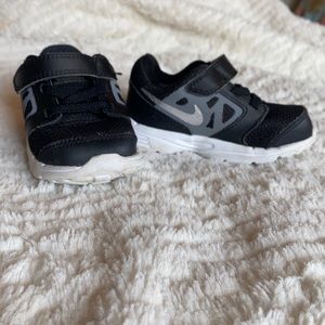 Baby Nike downshifter size 6C (baby)